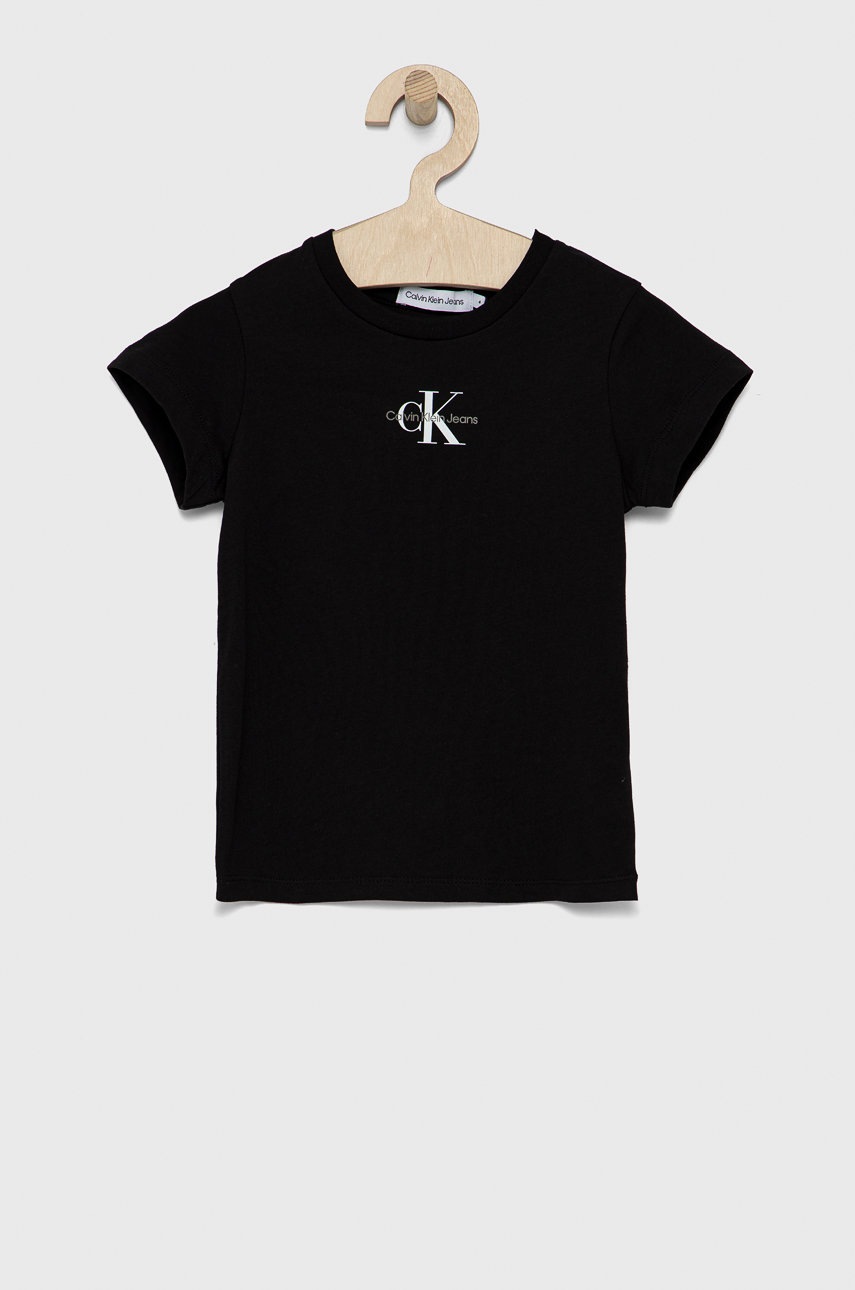 

Детска памучна тениска Calvin Klein Jeans в черно, Черен