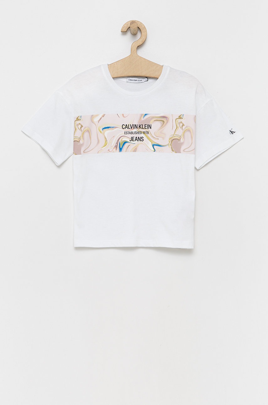 

Детска памучна тениска Calvin Klein Jeans в бяло, Бял