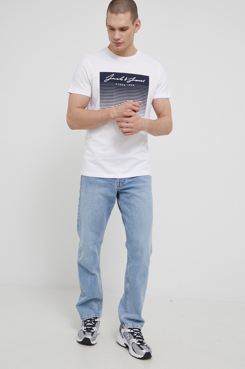 

Хлопковая футболка Jack & Jones цвет белый с принтом
