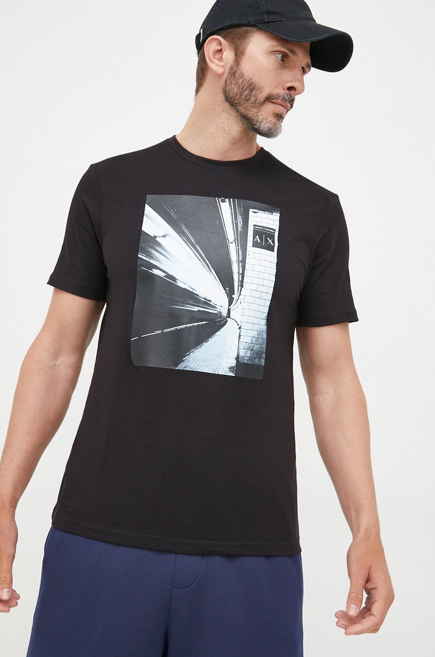 

Памучна тениска Armani Exchange в черно с принт, Черен