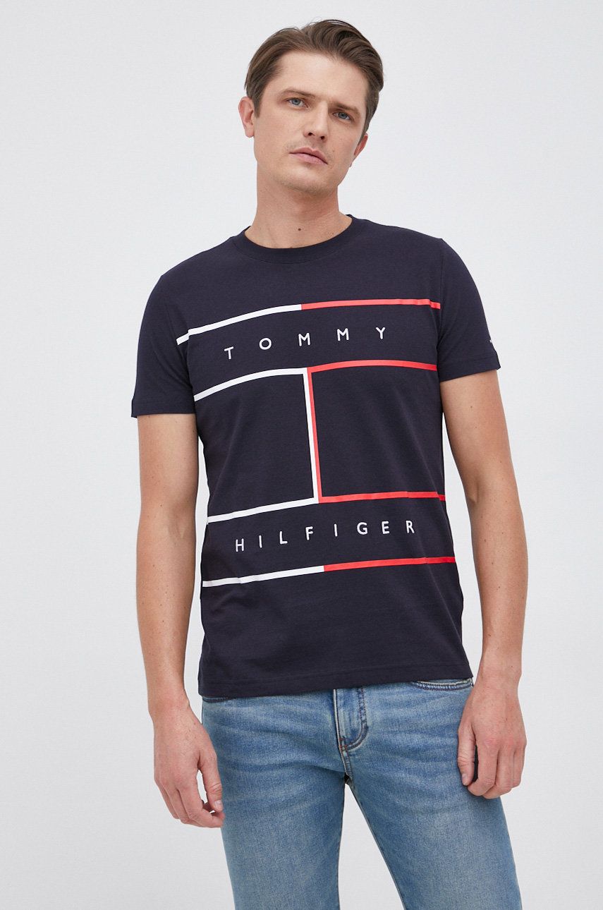 

Памучна тениска Tommy Hilfiger в тъмносиньо с апликация, Тъмносин