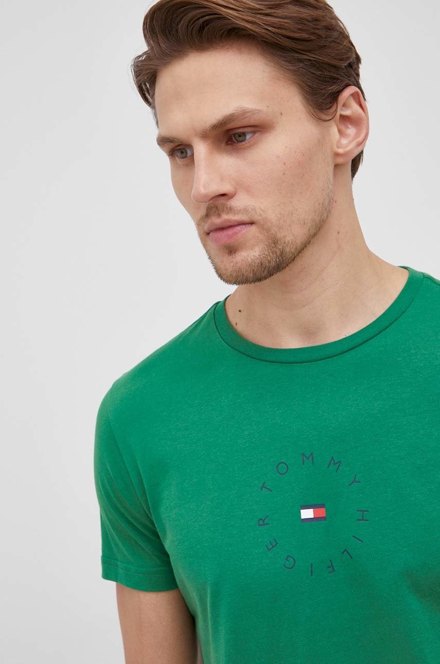 

Памучна тениска Tommy Hilfiger в зелено с принт, Зелен