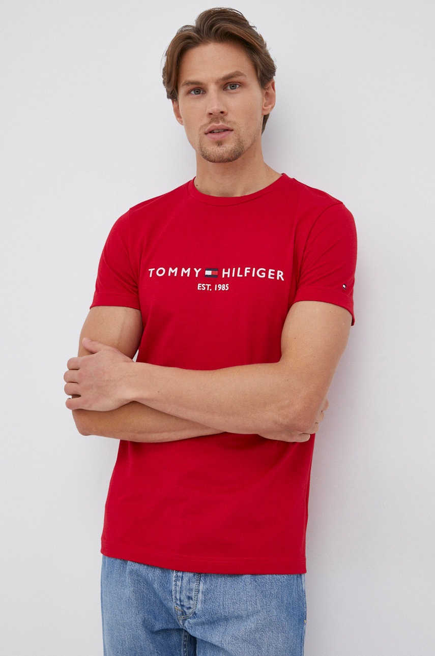 

Памучна тениска Tommy Hilfiger в червено с апликация, Червен