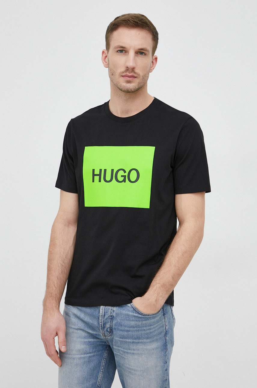 

Футболка Hugo чоловічий колір чорний з принтом