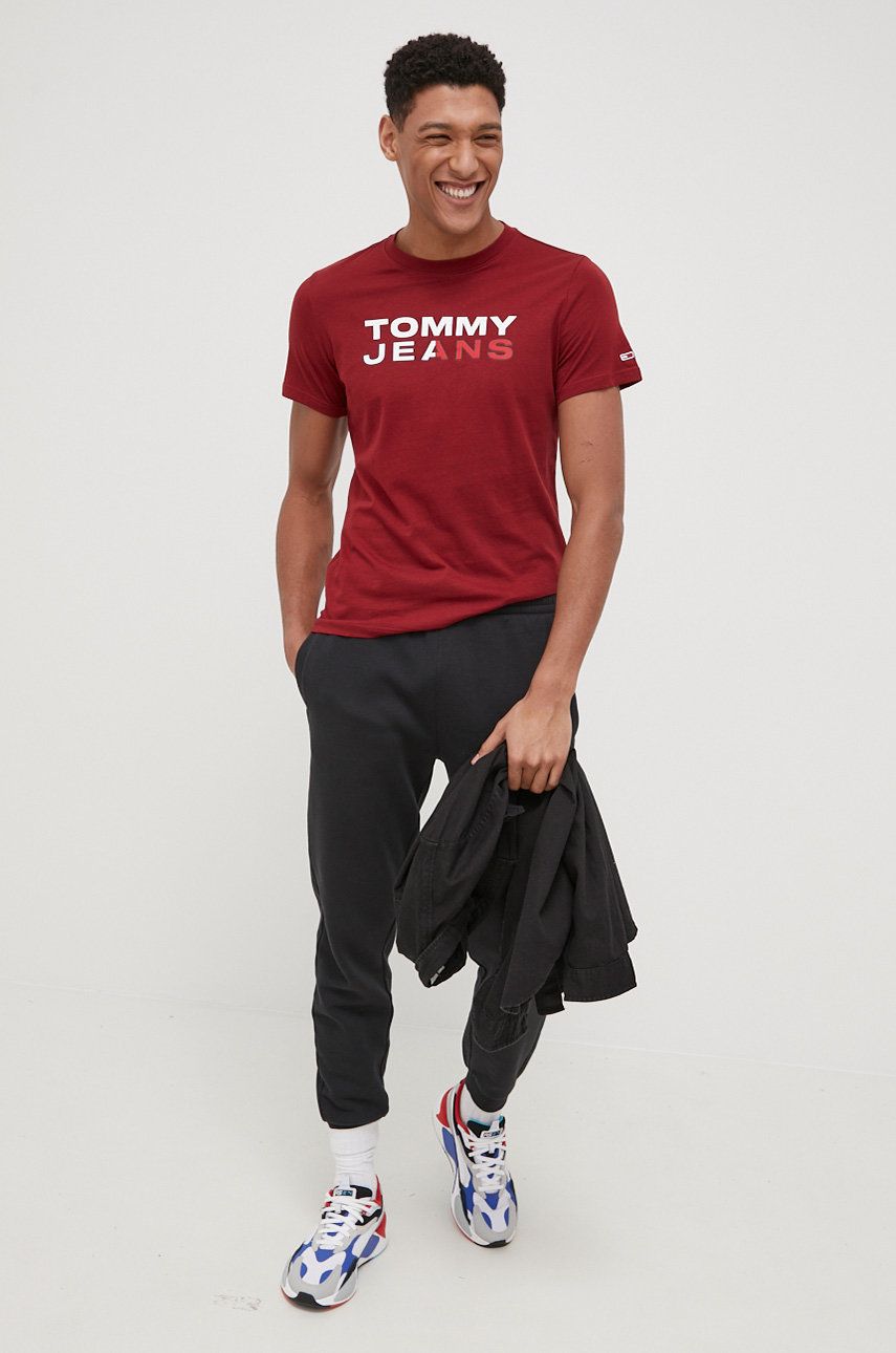 Tommy Jeans tricou din bumbac culoarea bordo, cu imprimeu