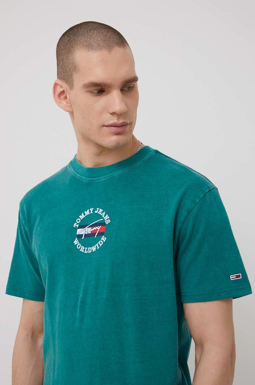 

Памучна тениска Tommy Jeans в зелено с апликация, Зелен