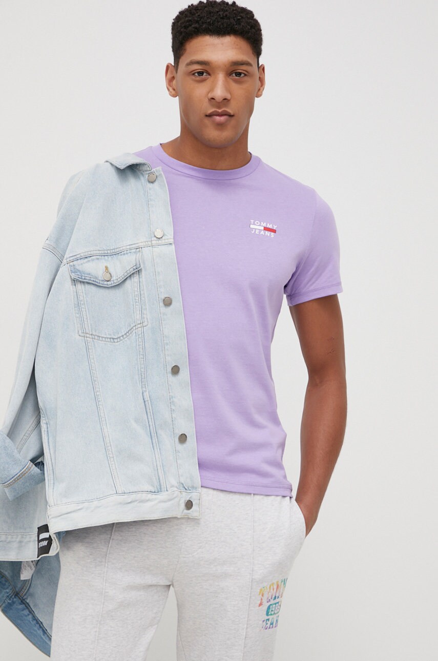 

Памучна тениска Tommy Jeans в лилаво с изчистен дизайн, Виолетов
