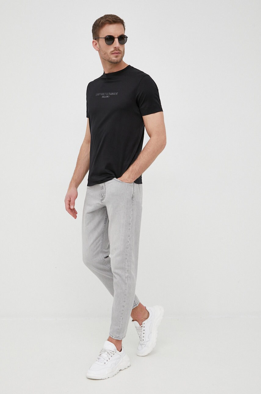 

Футболка Emporio Armani чоловічий колір чорний однотонний
