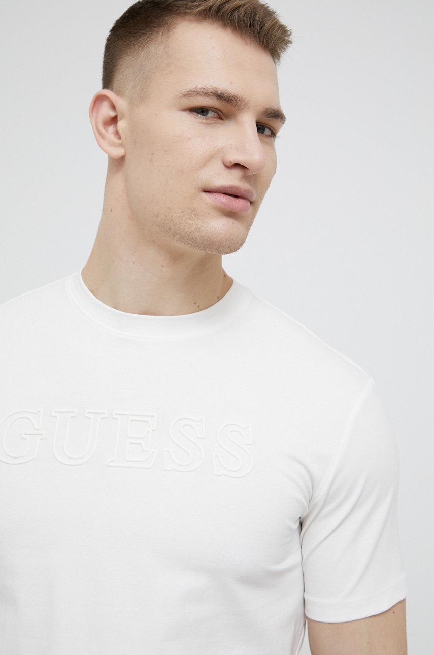 

Тениска Guess мъжка в бяло с апликация, Бял