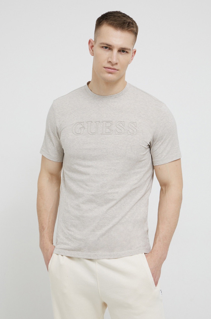 

Тениска Guess мъжка в бежово с апликация, Бежов