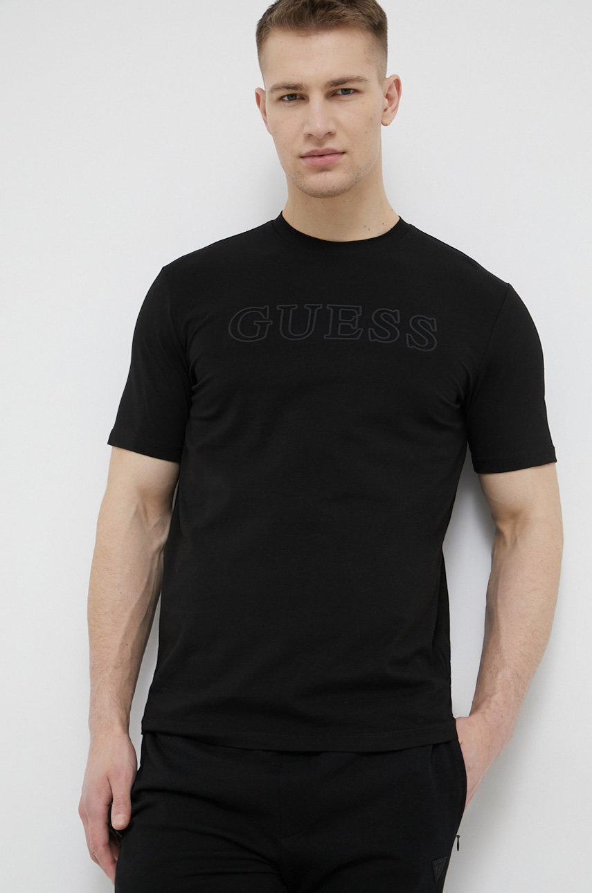 

Футболка Guess мужская цвет чёрный с аппликацией