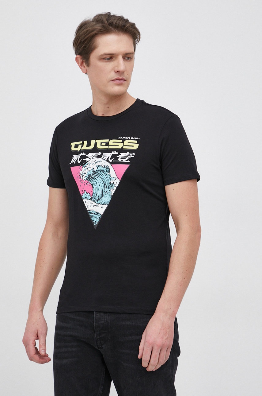 

Памучна тениска Guess в черно с принт, Черен