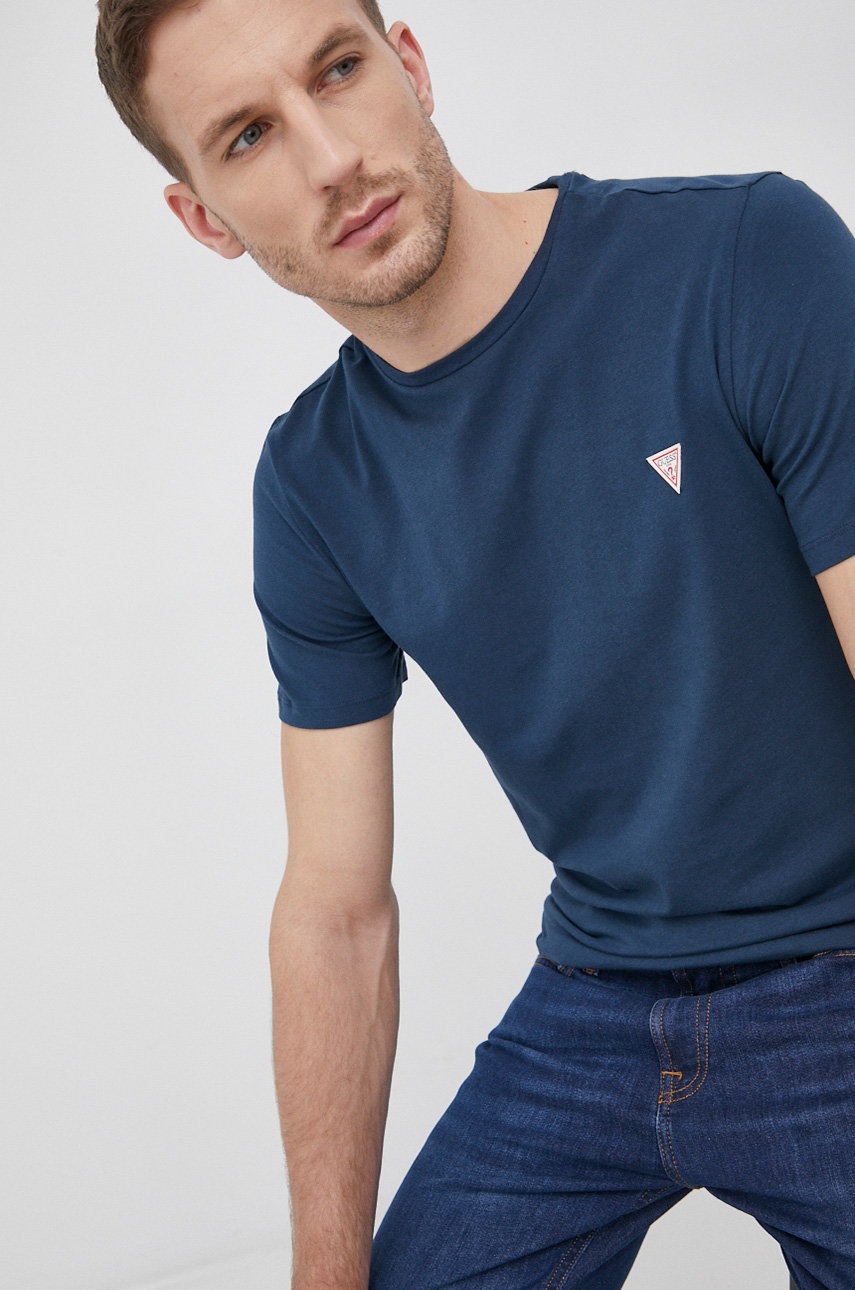 

Тениска Guess мъжка в тъмносиньо с изчистен дизайн, Тъмносин