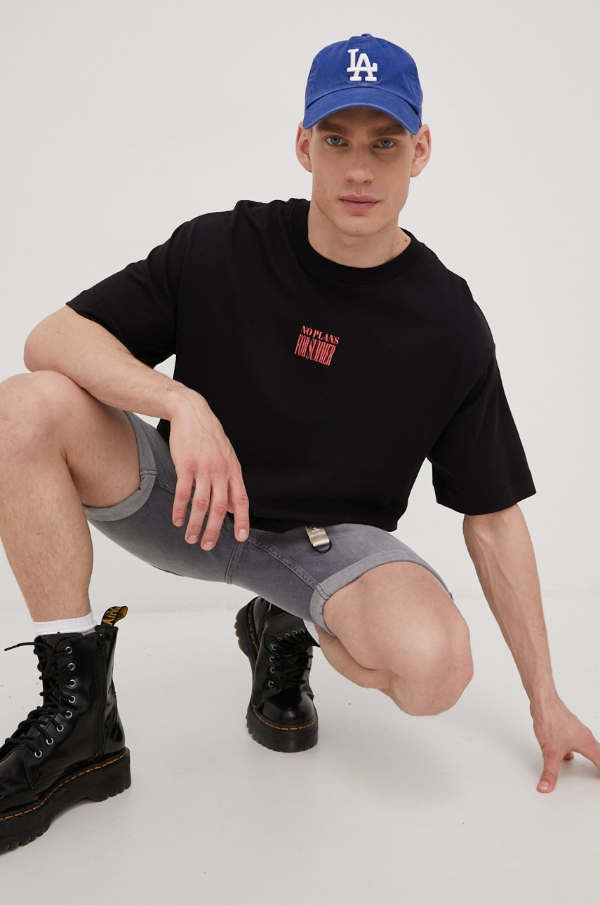 

Памучна тениска Only & Sons в черно с принт, Черен