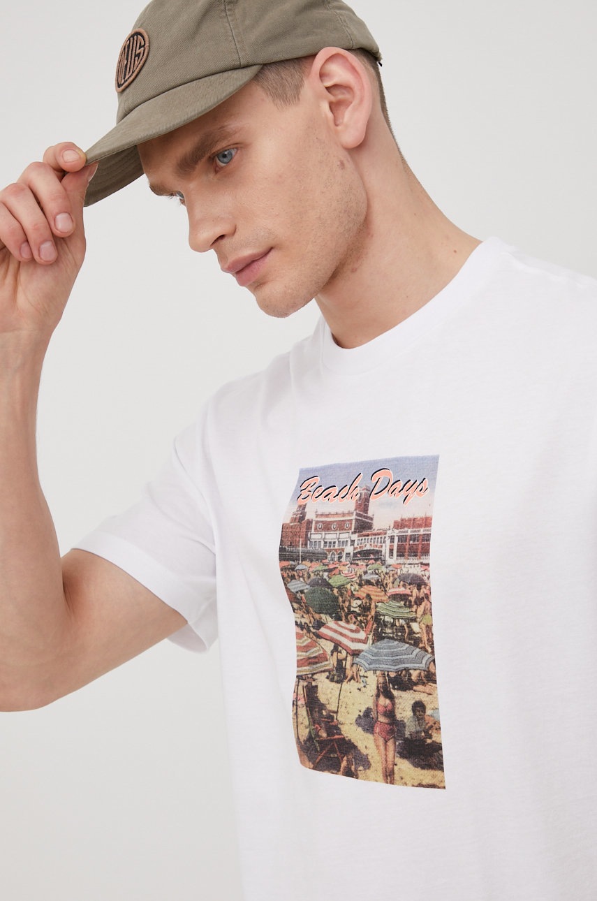 

Памучна тениска Only & Sons в бяло с принт, Бял