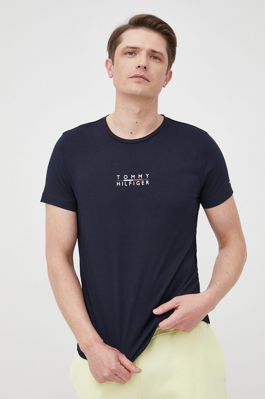 

Памучна тениска Tommy Hilfiger в тъмносиньо с принт, Тъмносин