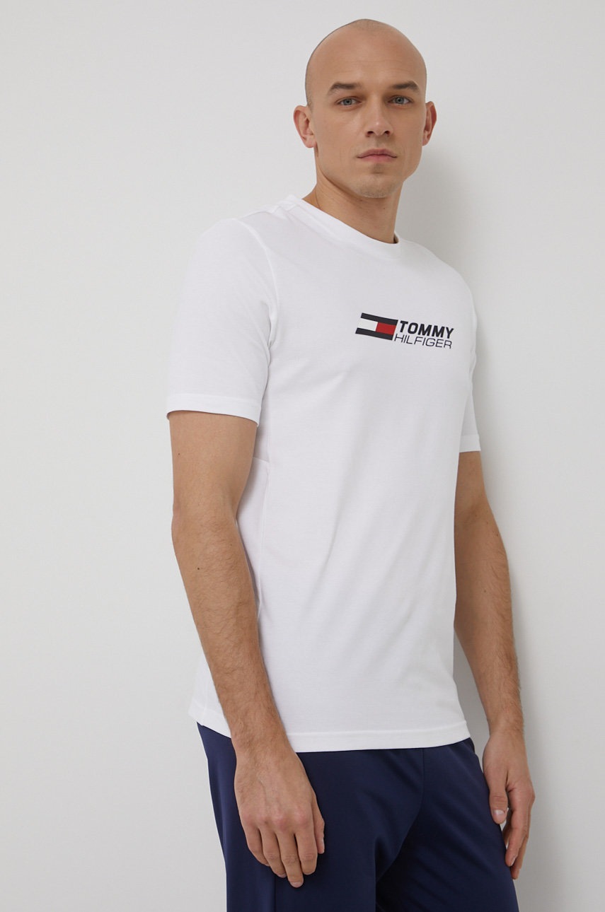 

Тениска Tommy Hilfiger мъжки в бяло с принт, Бял