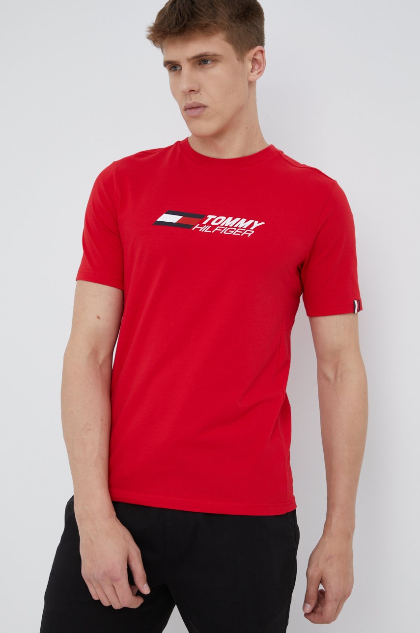

Тениска Tommy Hilfiger мъжки в червено с принт, Червен