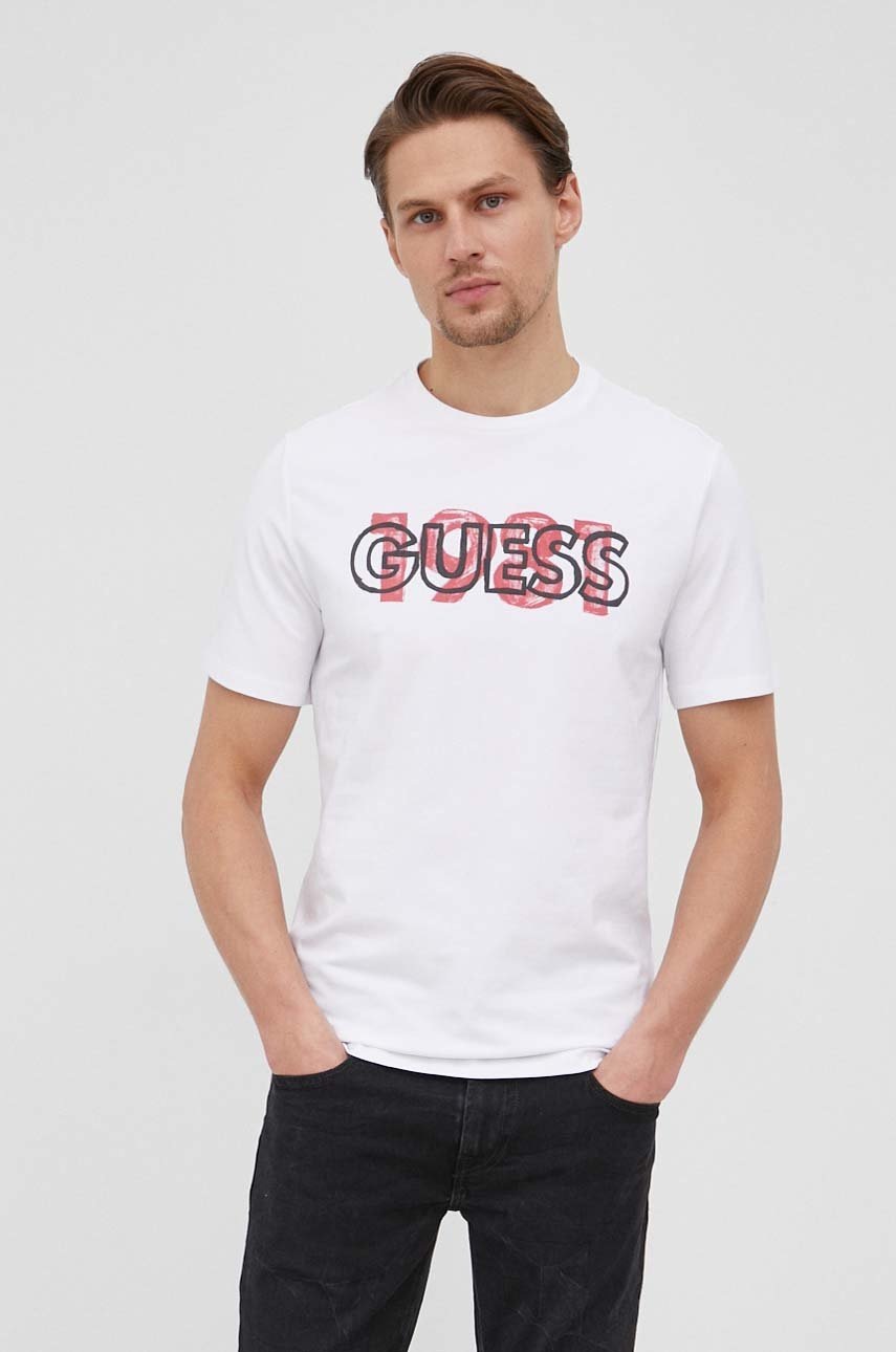 

Тениска Guess мъжки в бяло с принт, Бял