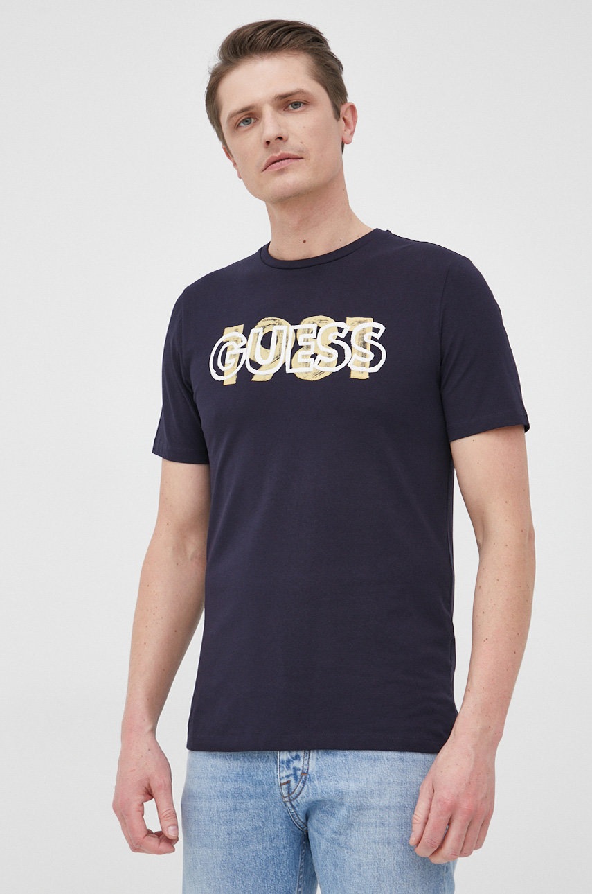 

Футболка Guess чоловічий колір фіолетовий з принтом