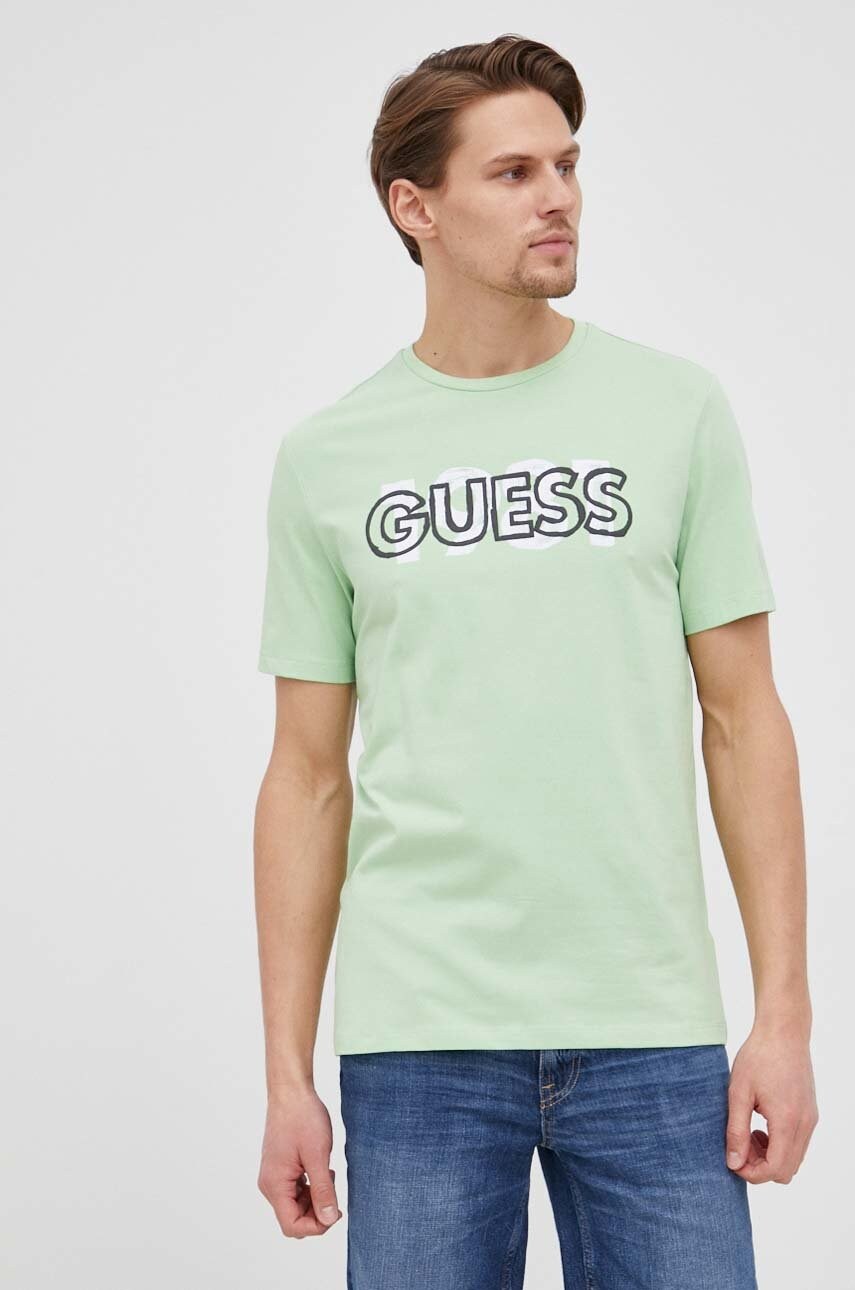

Футболка Guess чоловічий колір зелений з принтом