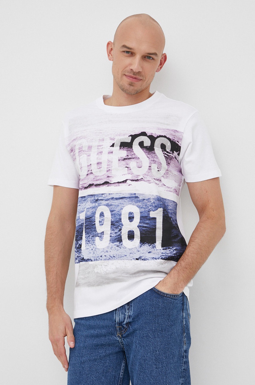 

Памучна тениска Guess в бяло с принт, Бял