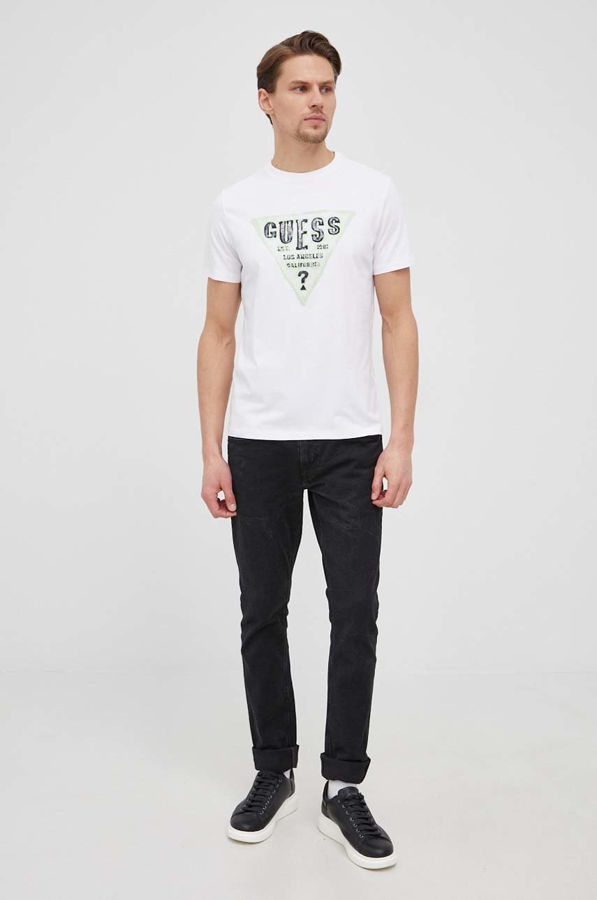 

Футболка Guess чоловічий колір білий з принтом