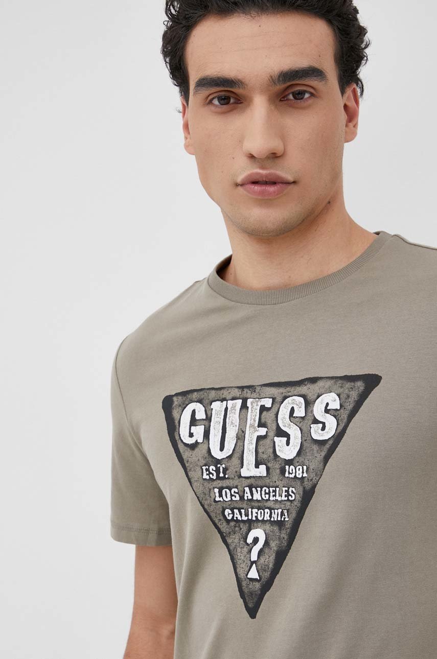 

Тениска Guess мъжки в зелено с принт, Зелен