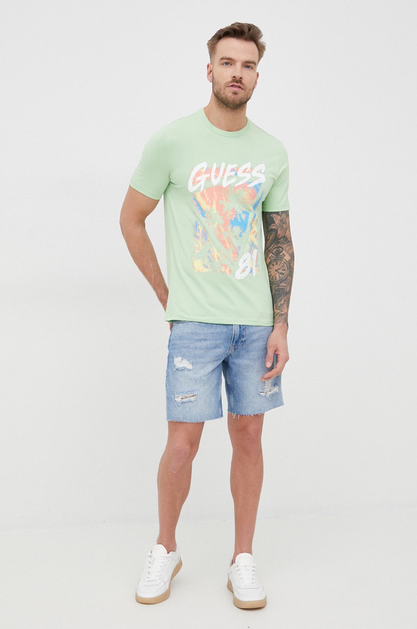 

Футболка Guess чоловічий колір зелений з принтом