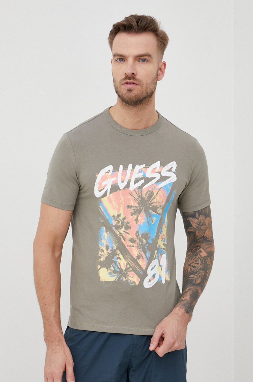 

Тениска Guess мъжки в зелено с принт, Зелен