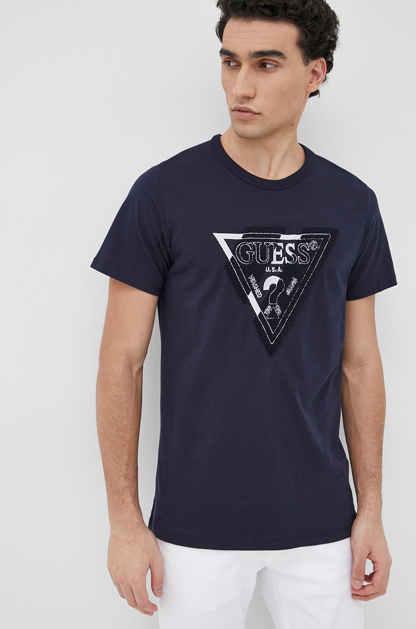 

Памучна тениска Guess в тъмносиньо с апликация, Тъмносин