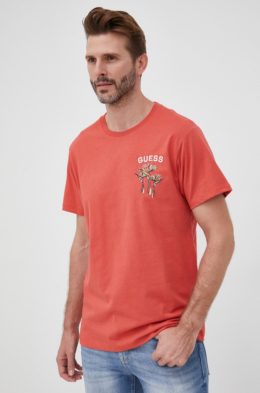 

Памучна тениска Guess в червено с апликация, Червен