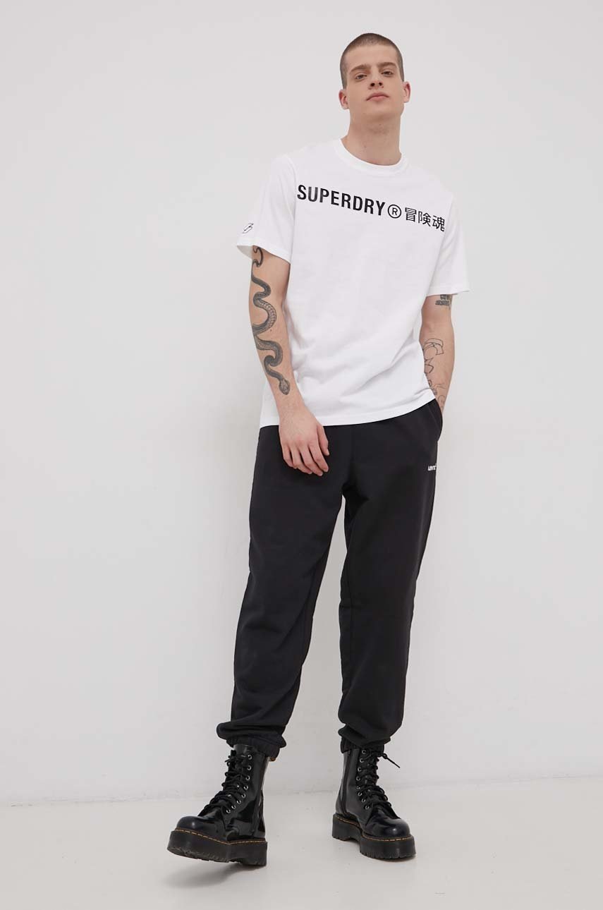 

Хлопковая футболка Superdry цвет белый с принтом