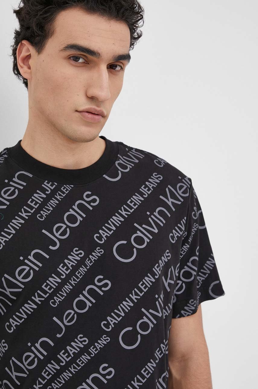 

Памучна тениска Calvin Klein Jeans в черно с принт, Черен