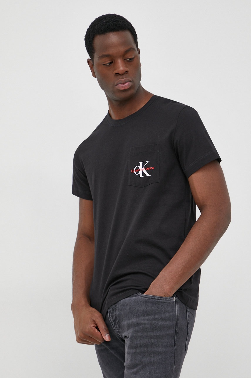 

Памучна тениска Calvin Klein Jeans в черно с принт, Черен