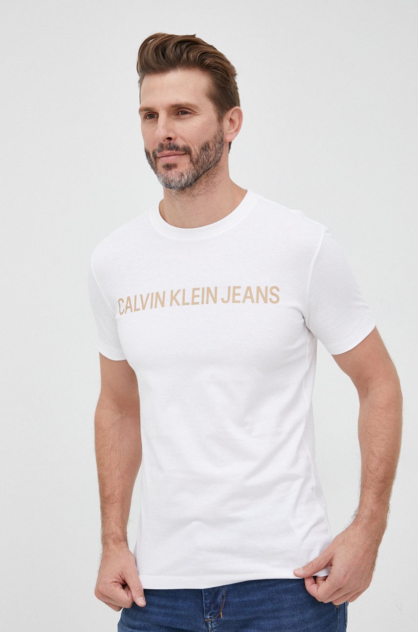 

Памучна тениска Calvin Klein Jeans в бяло с принт, Бял
