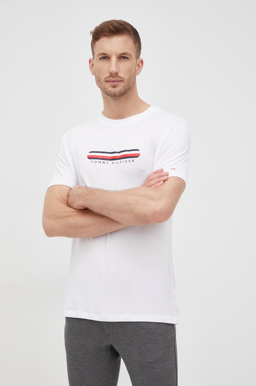

Тениска Tommy Hilfiger в бяло с принт, Бял