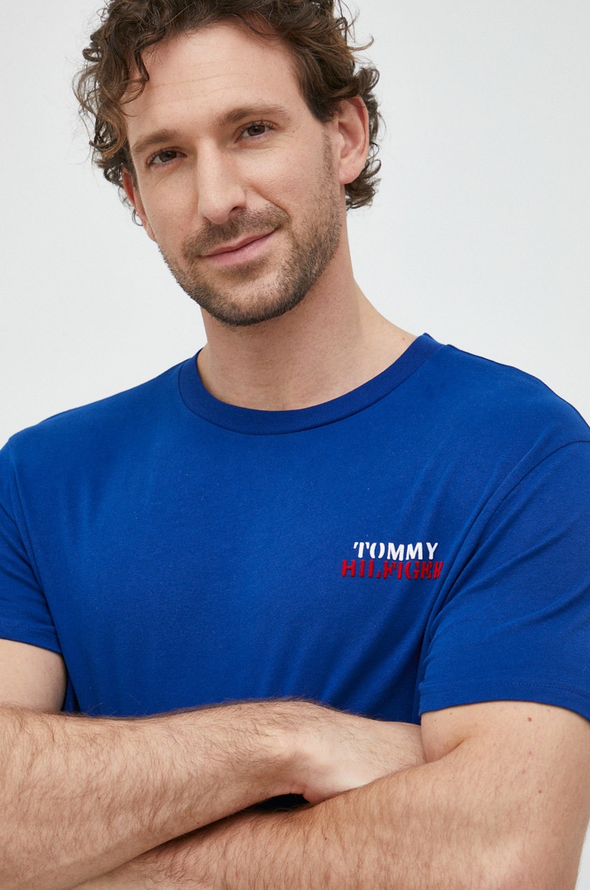 

Памучна тениска Tommy Hilfiger в тъмносиньо с апликация, Тъмносин