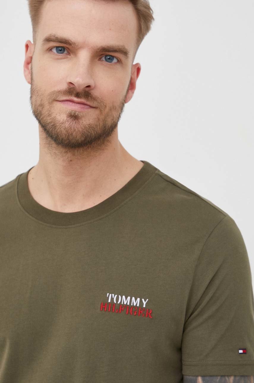 

Памучна тениска Tommy Hilfiger в зелено с апликация, Зелен