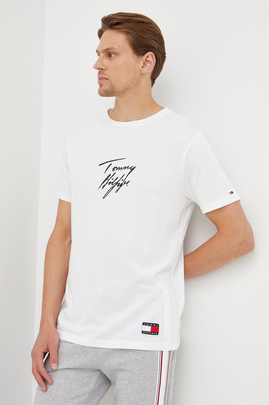 

Памучна тениска Tommy Hilfiger в бяло с принт, Бял