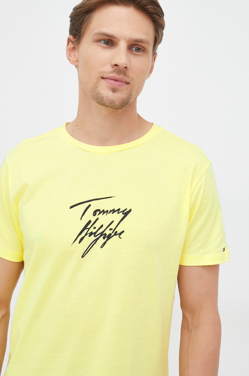 

Памучна тениска Tommy Hilfiger с принт, Жълт