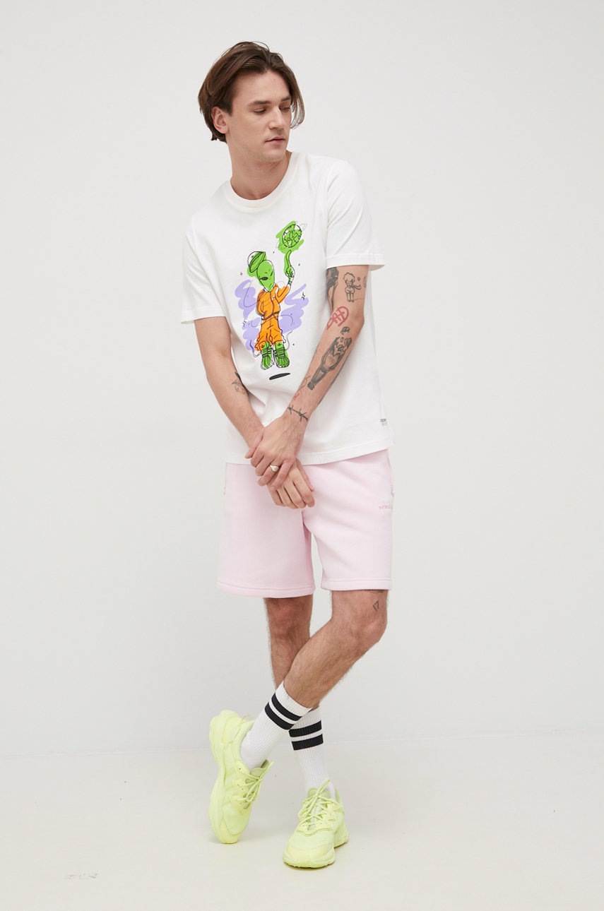 

Хлопковая футболка adidas Originals цвет белый с принтом