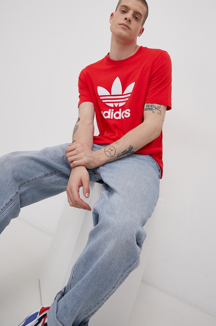 Adidas originals tricou din bumbac he9511 culoarea rosu, cu imprimeu