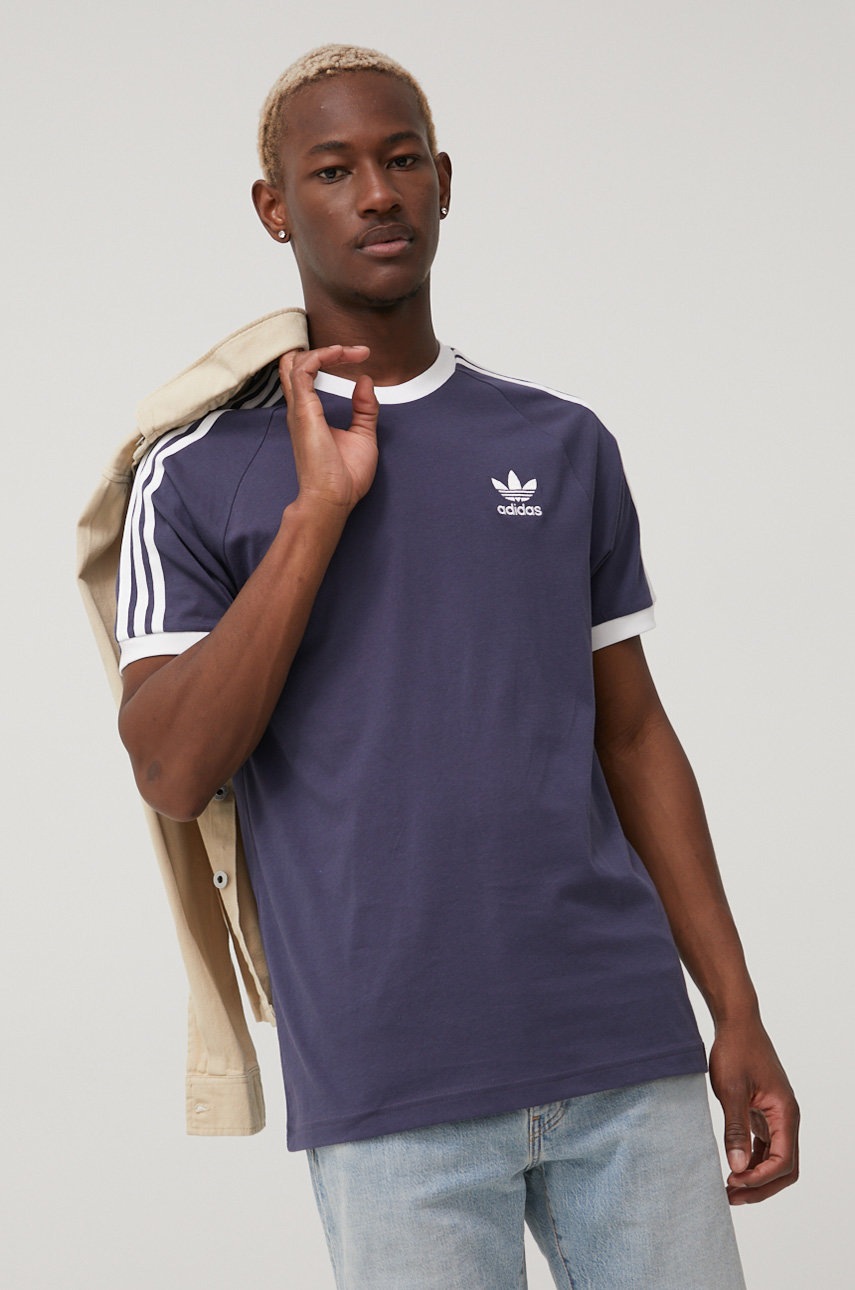 

Бавовняна футболка adidas Originals Adicolor HE9545 колір синій з аплікацією
