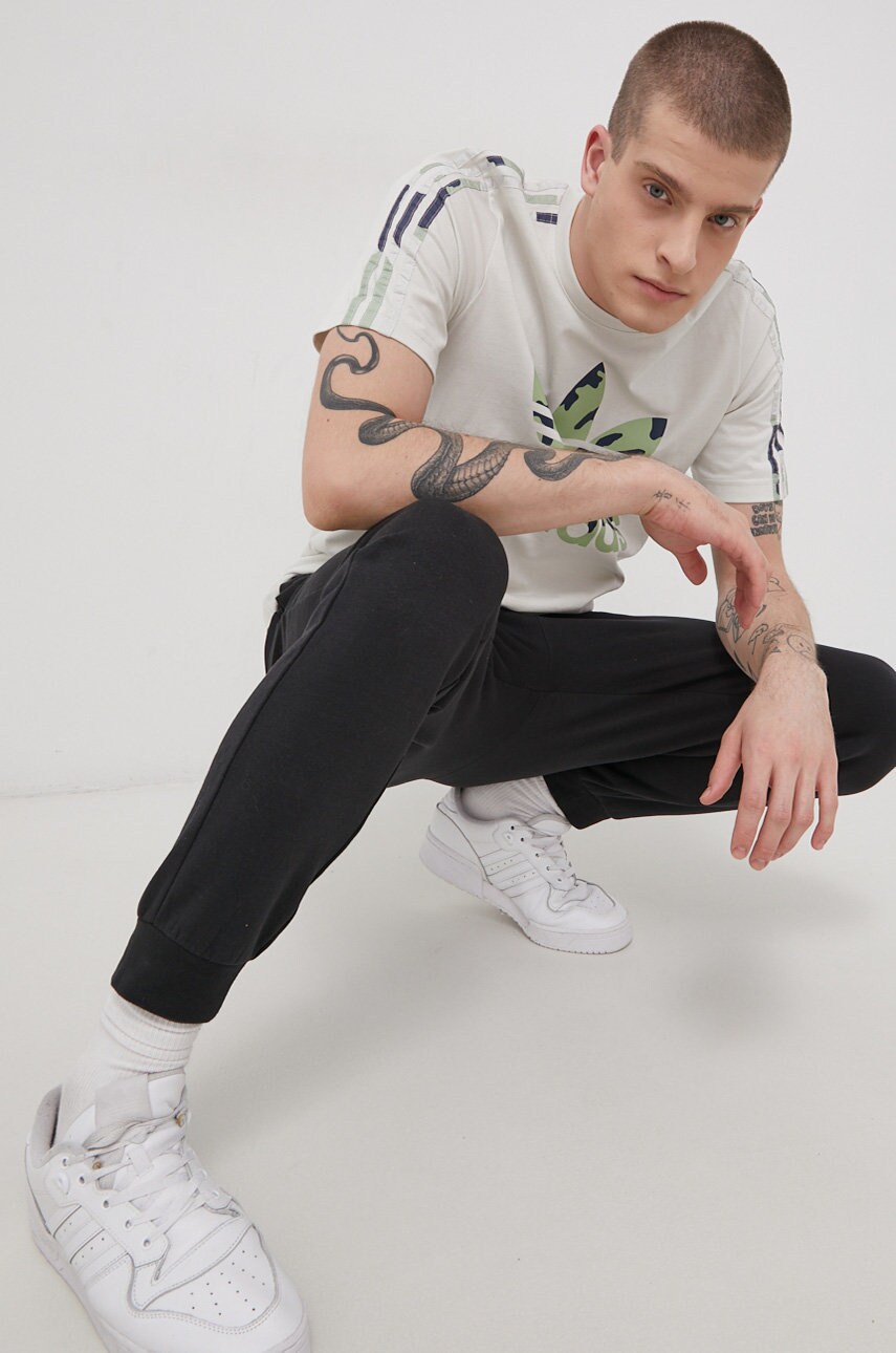Adidas originals tricou din bumbac hf4889 culoarea crem, cu imprimeu