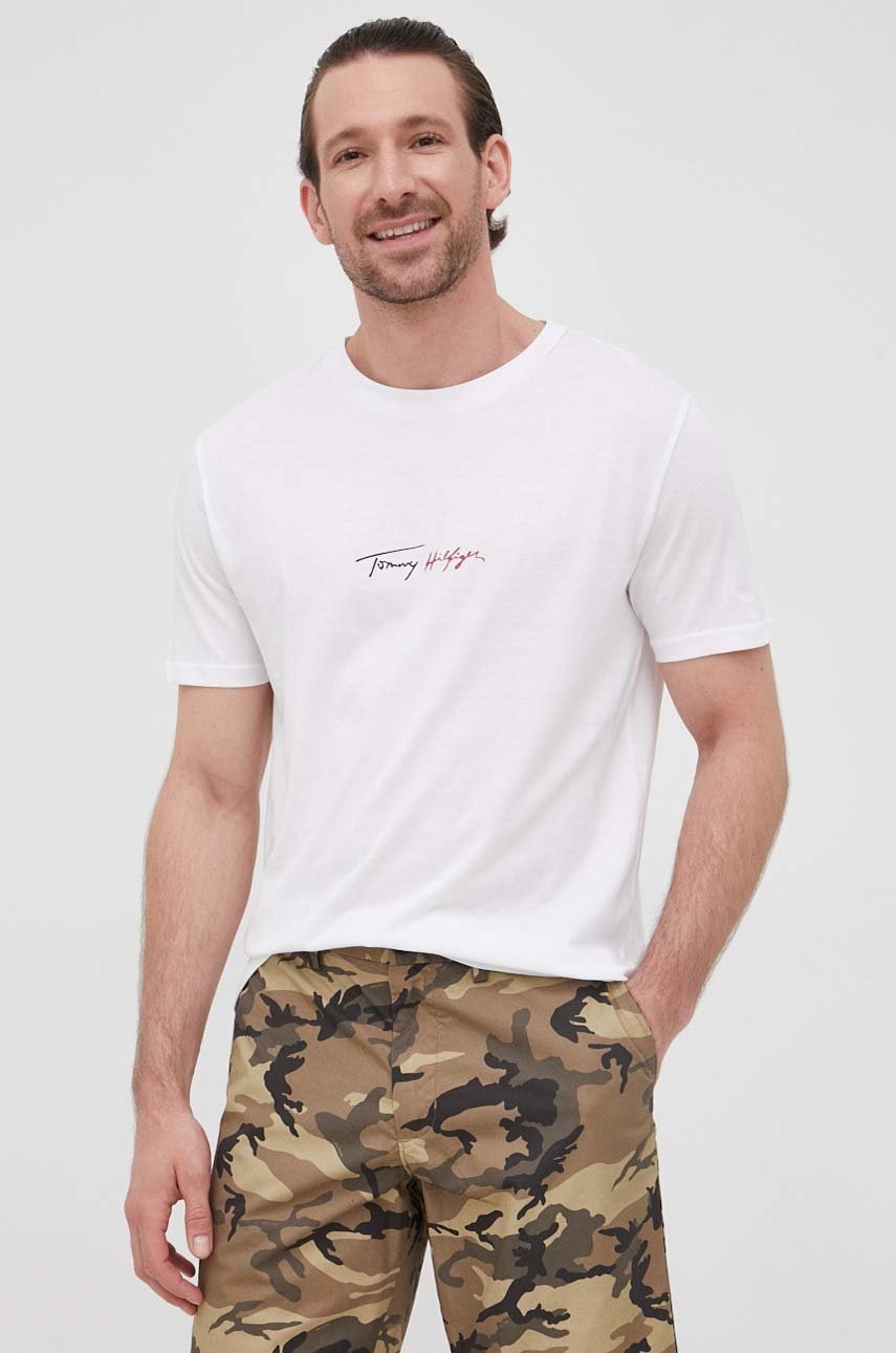 

Памучна тениска Tommy Hilfiger в бяло с принт, Бял