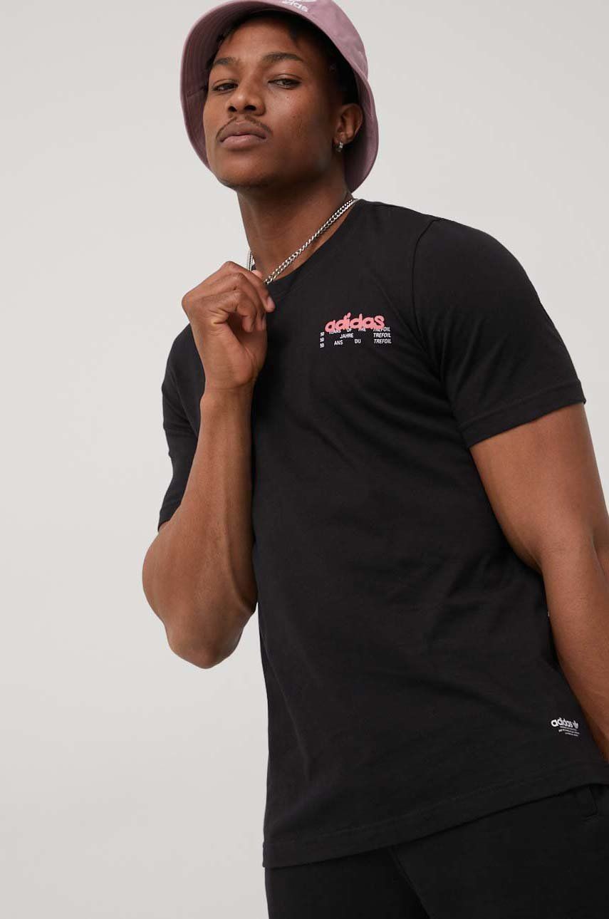 adidas Originals tricou din bumbac culoarea negru, cu imprimeu 2023 ❤️ Pret Super answear imagine noua 2022