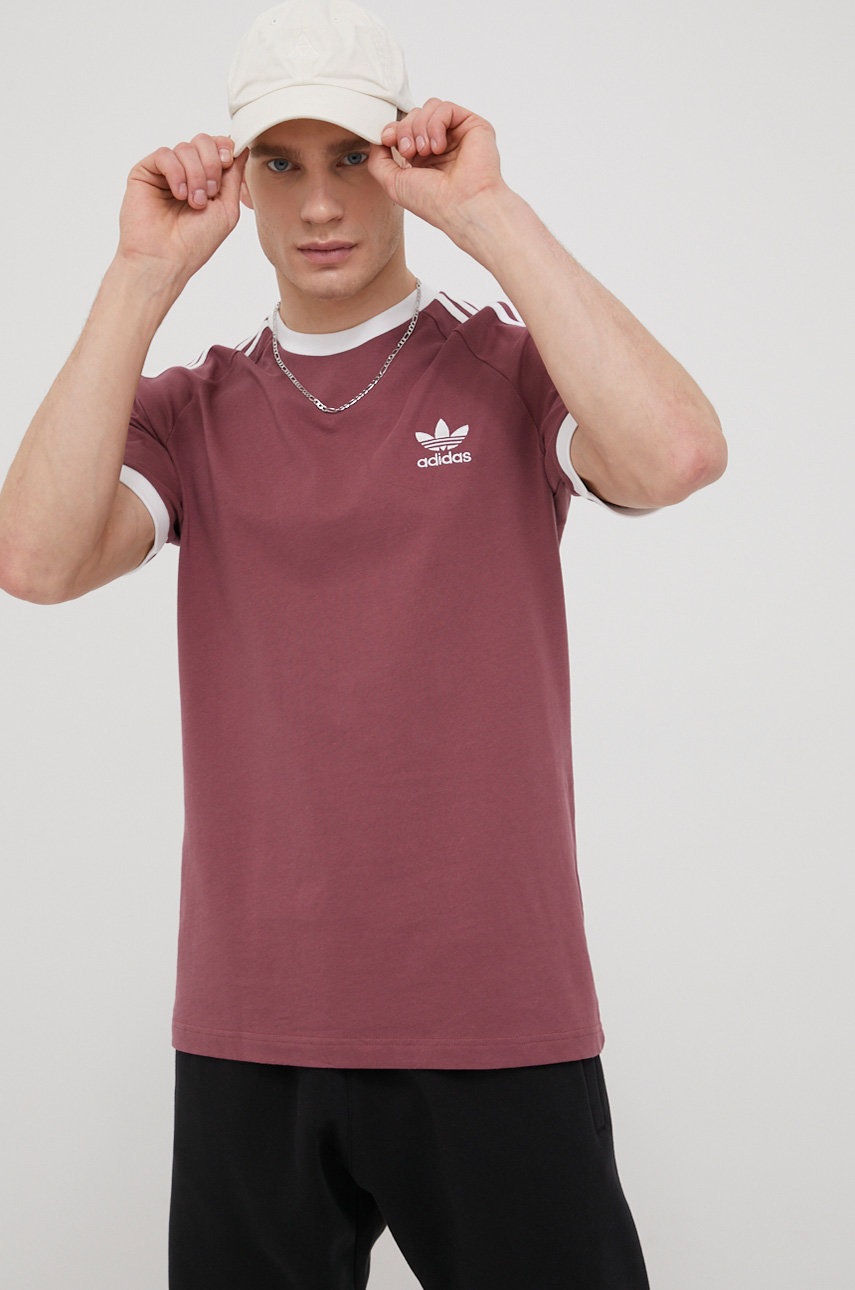 

Бавовняна футболка adidas Originals Adicolor колір бордовий з аплікацією