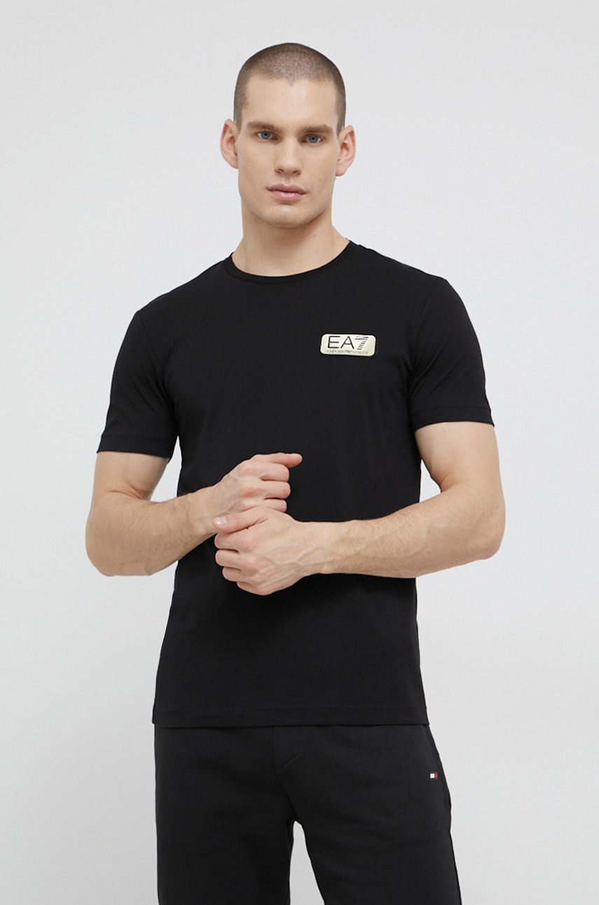 

Памучна тениска EA7 Emporio Armani в черно с апликация, Черен