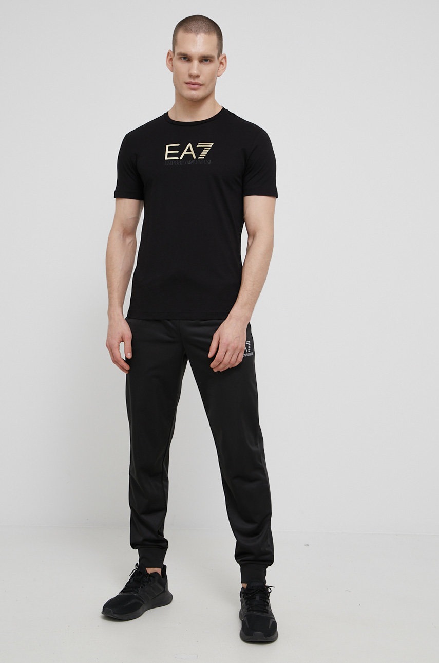

Памучна тениска EA7 Emporio Armani в черно с принт, Черен